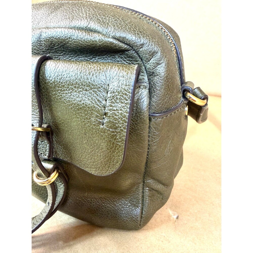 Banana Republic Vintage Camera Crossbody Bag in Dark Olive Green #404499 - Picture 12 of 16